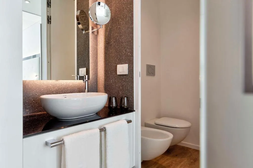 Room, Innside Milano Torre Galfa, Milan