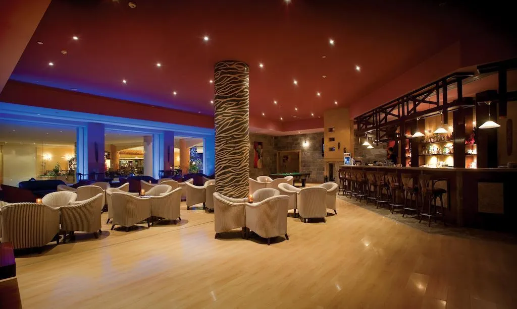 Bar, Amwaj Oyoun Resort & Casino, Red Sea Riviera