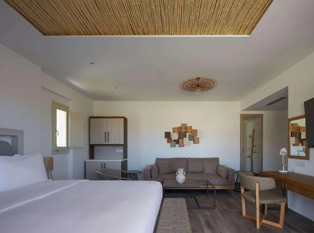 JUNIOR SUITE STANDARD Room, Sea Breeze Santorini Beach Resort, Curio Collectio, Santorini