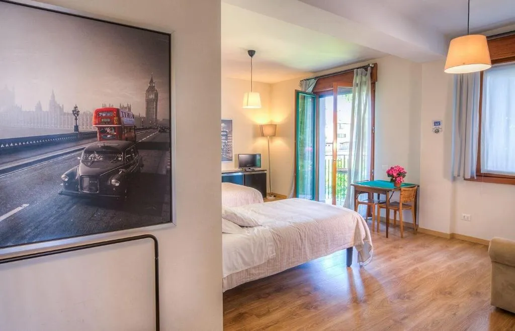 Room, Rita's Garden, Milan