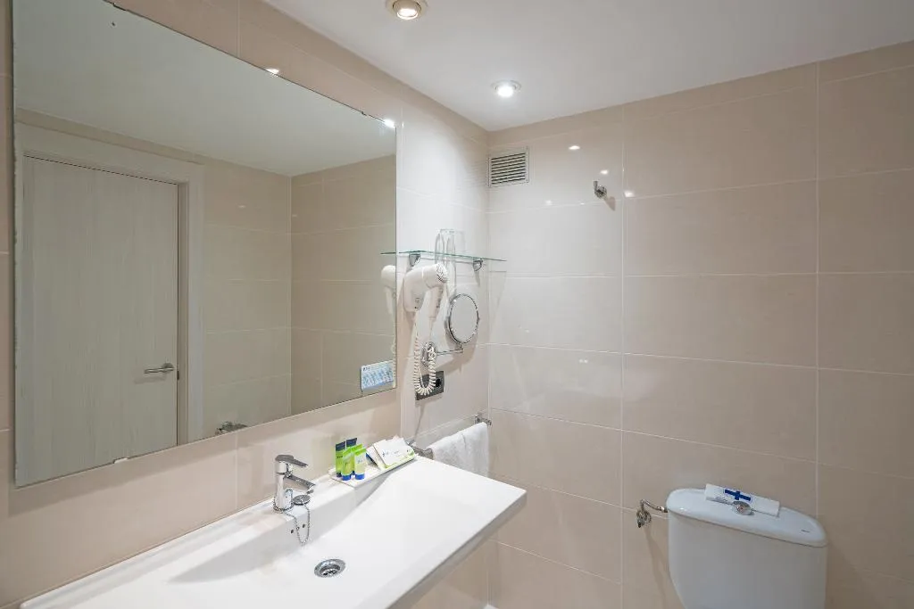 APARTMENT CAPACITY 4 Room, THB Guya Playa, Majorca