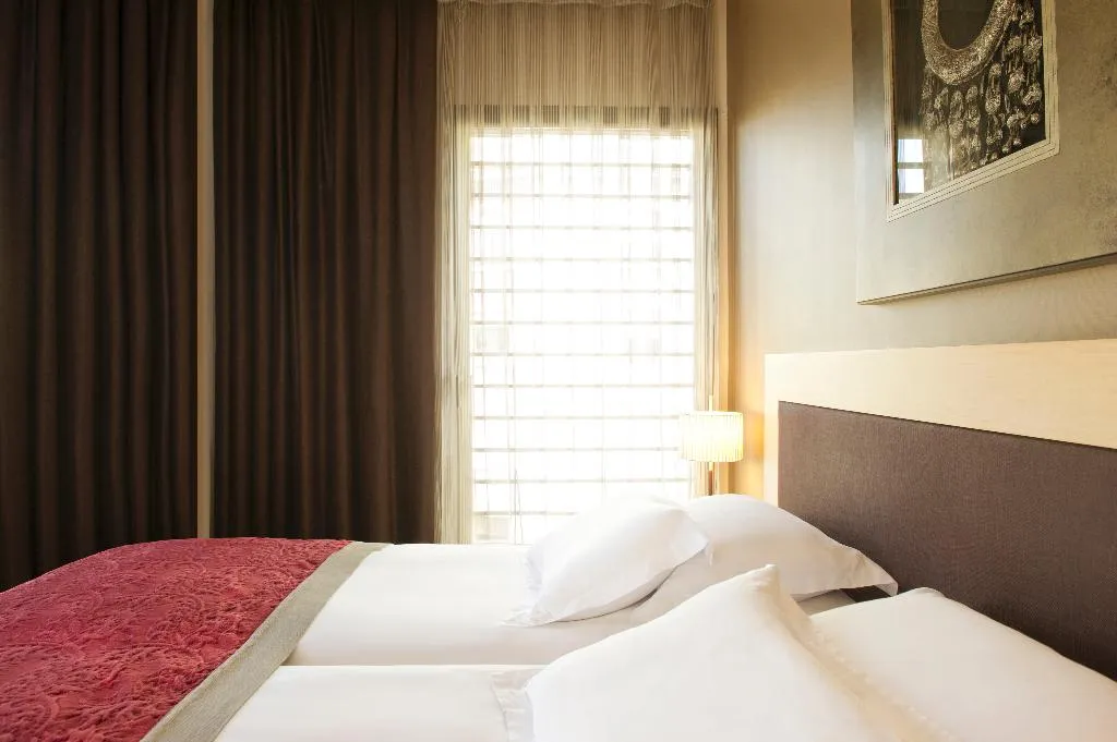 Double or Twin STANDARD Room, Villa Emilia, Barcelona
