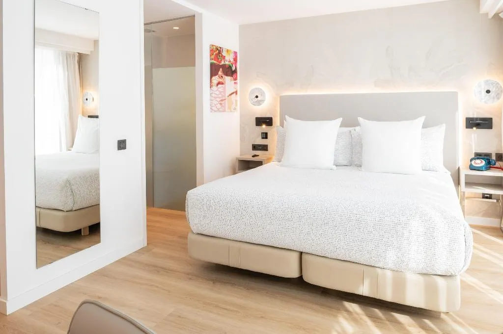 DOUBLE WITH TERRACE Room, Innside By Meliá Tenerife Santa Cruz, Tenerife