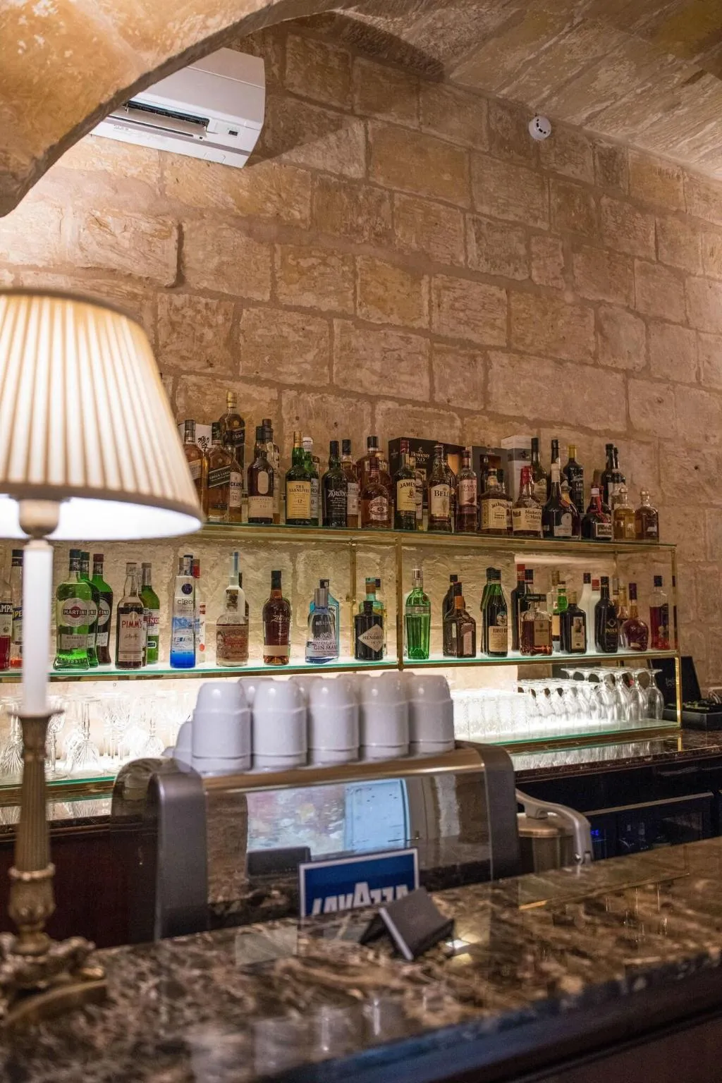 Bar, Palais Le Brun, Malta