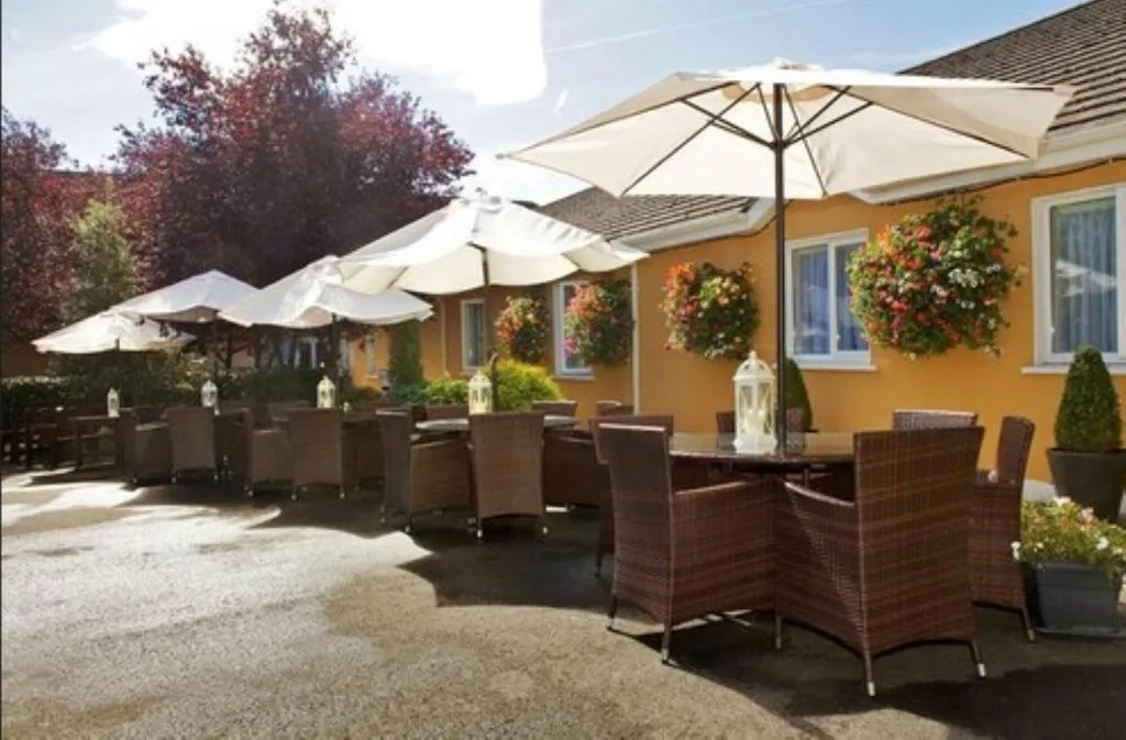 Terrace, Hamlet Court Hotel, Dublin