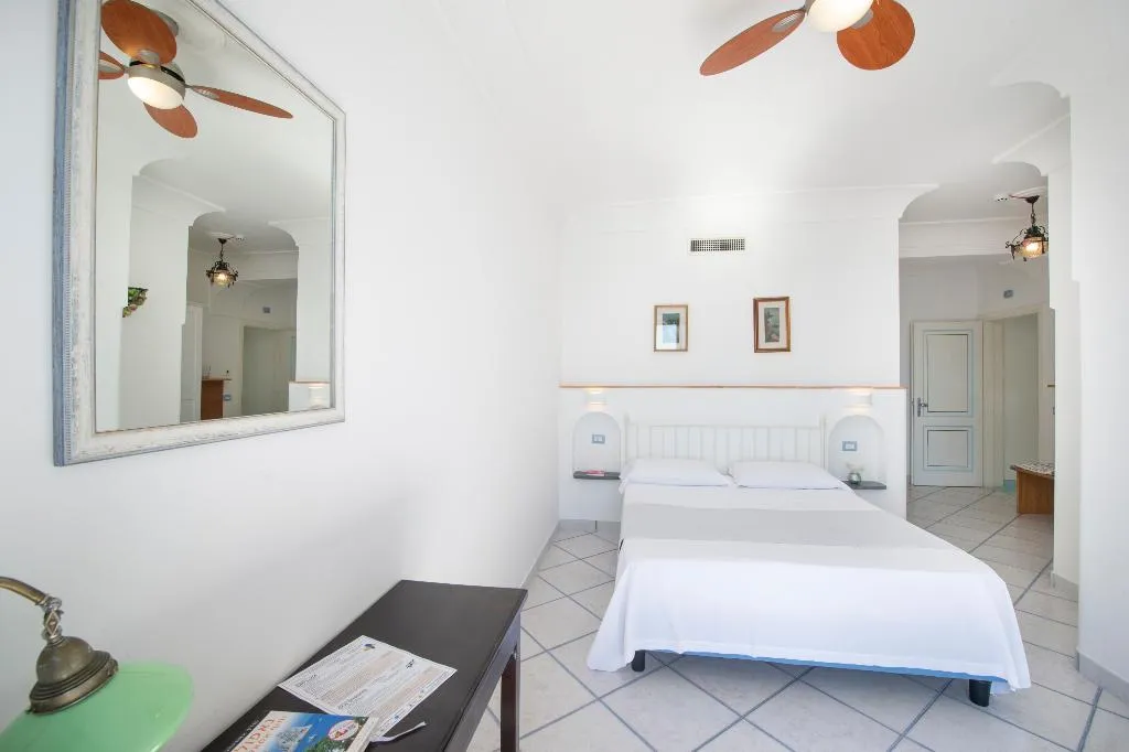 DOUBLE SEA VIEW Room, Maresca Hotel Praiano, Naples