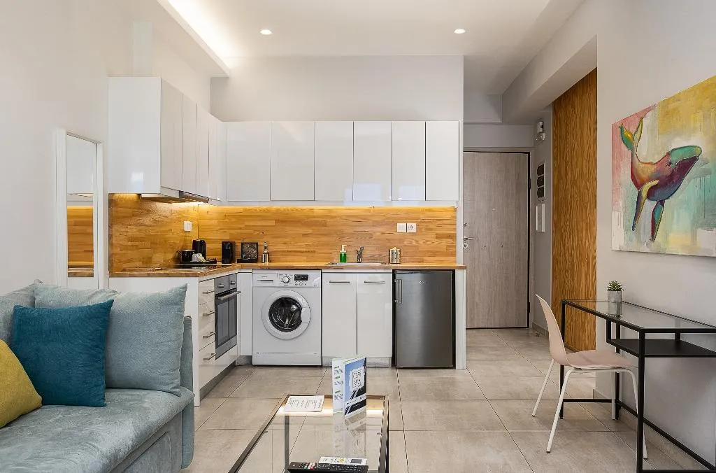 TRIPLE WITH BALCONY Room, Omnia Pagrati Apartments, Athens