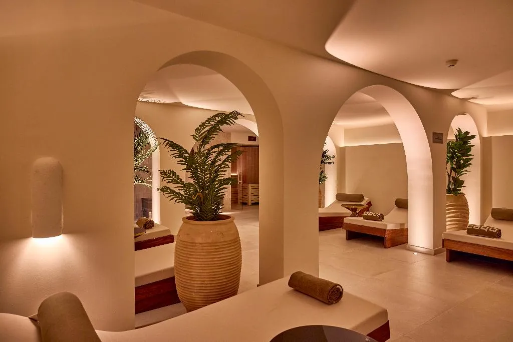 Sports and Entertainment, Purobeach Resort Santa Ponsa, Majorca