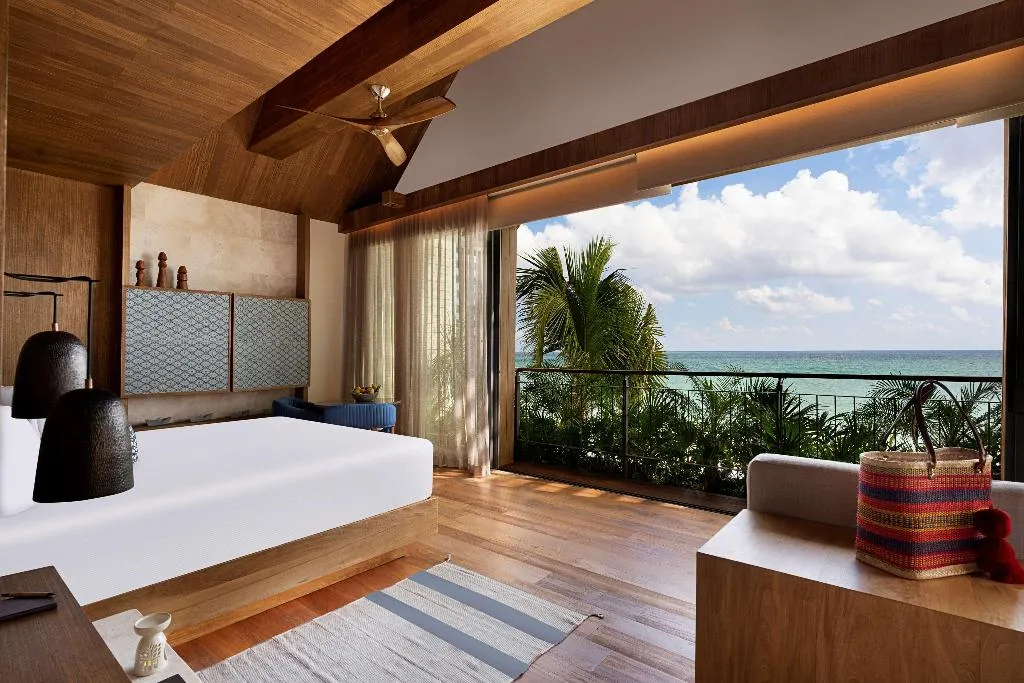 SUITE OCEAN FRONT WITH BALCONY Room, Banyan Tree Mayakoba, Cancun Area
