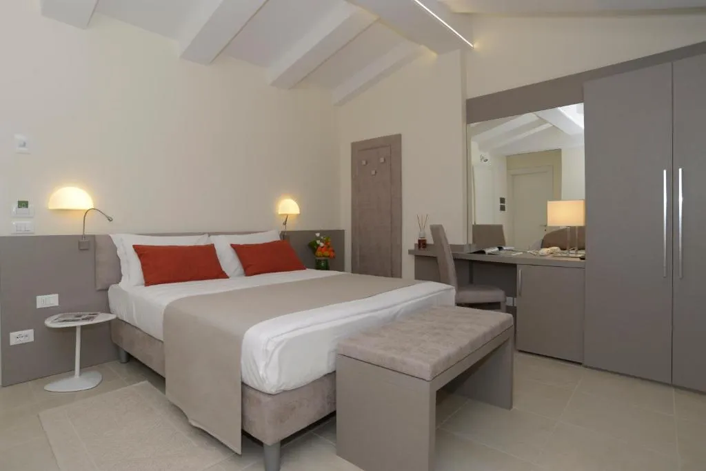 DOUBLE STANDARD Room, Leone, Venice