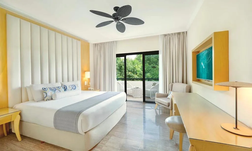 SUITE BEACH FRONT Room, Grand Palladium Select White Sand Resort & Spa AI, Cancun Area