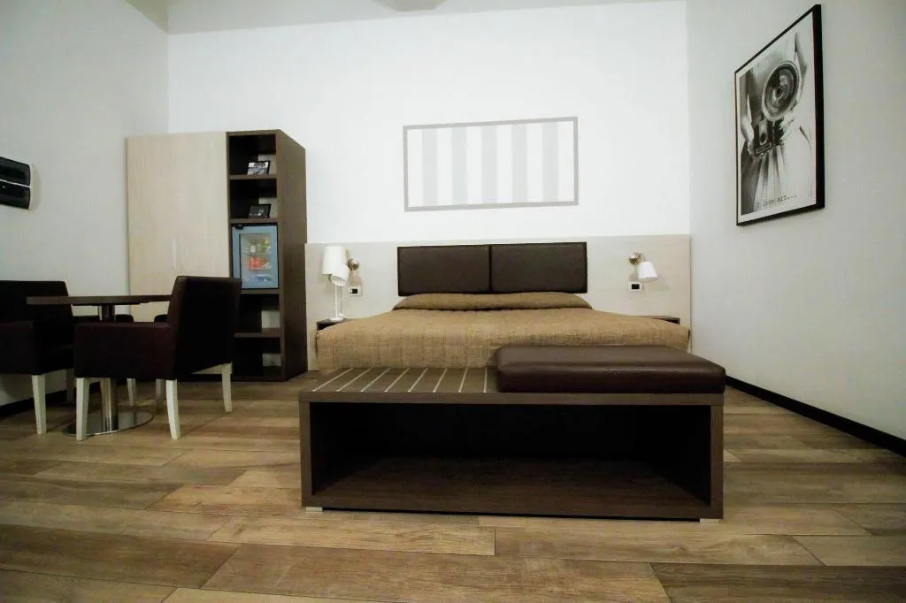 Room, B&B Dimore le Leopoldine, Florence