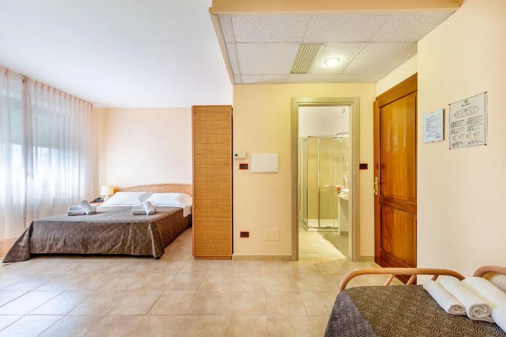 TRIPLE TWO BEDS Room, Rina Hotel, Alghero