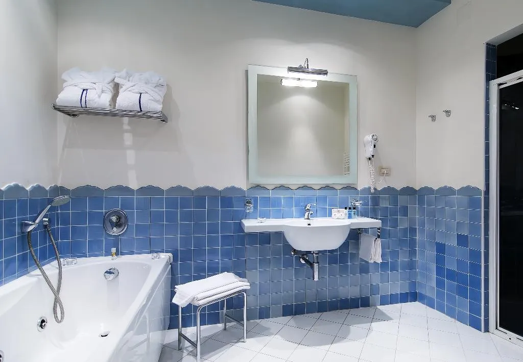 JUNIOR SUITE STANDARD Room, Hotel Club Due Torri, Naples