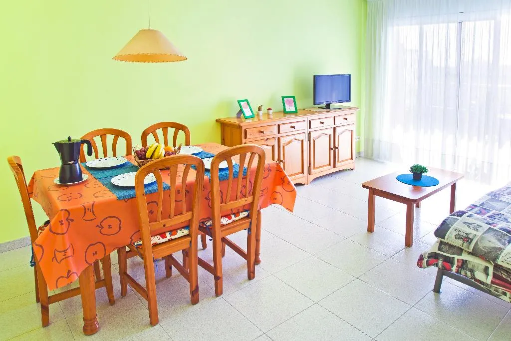 APARTMENT CAPACITY 4 ONE BEDROOM Room, Ses Illes, Costa Brava