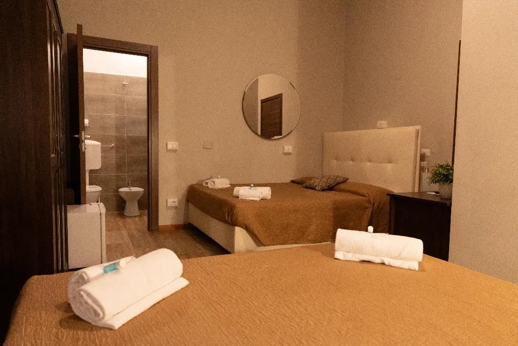 TRIPLE STANDARD Room, Hotel Golden Milano, Milan