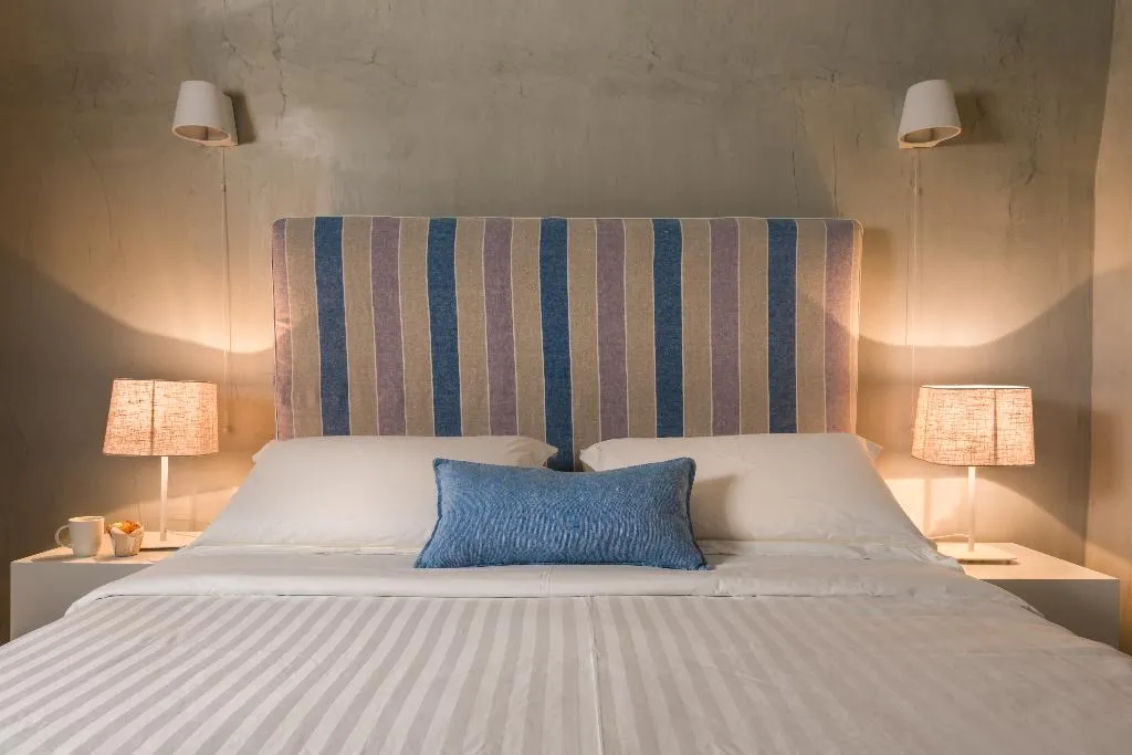 JUNIOR SUITE WITH JACUZZI Room, Mythical Blue Luxury Suites, Santorini