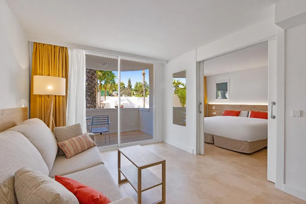 APARTMENT STANDARD Room, Palmanova Beach Apartments by TRH, Majorca