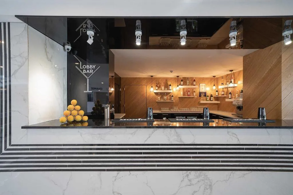 Bar, Sentido Marea, Varna