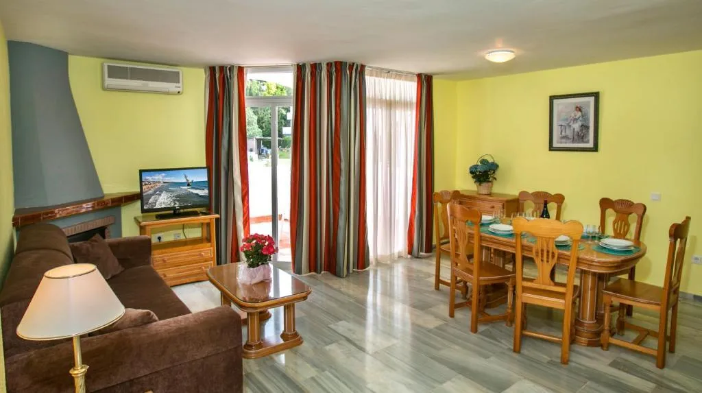 APARTMENT TWO BEDROOMS Room, Ona Campanario, Costa Del Sol