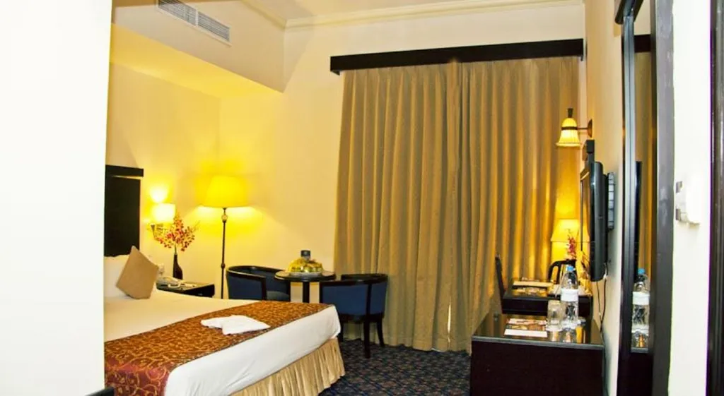 SINGLE STANDARD Room, Regent Beach Resort Jumeirah, Dubai