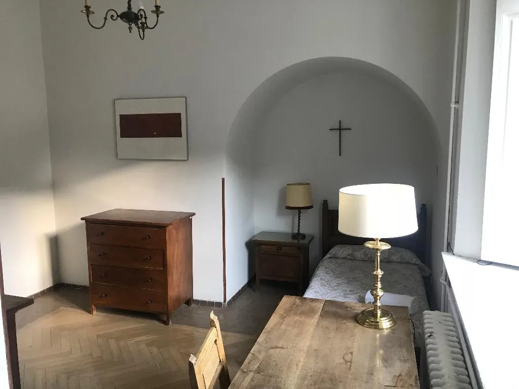 SINGLE WITH SHARED BATHROOM Room, Hospederia Santa Cruz, Madrid