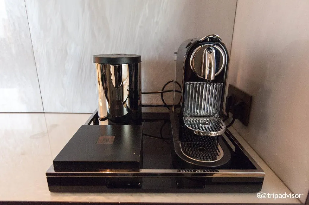 DOUBLE PREMIER Room, Armani Hotel Milano, Milan