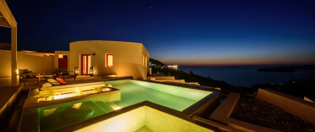 SUITE SEA VIEW WITH PRIVATE POOL Room, Potnia Theron Suites, Santorini
