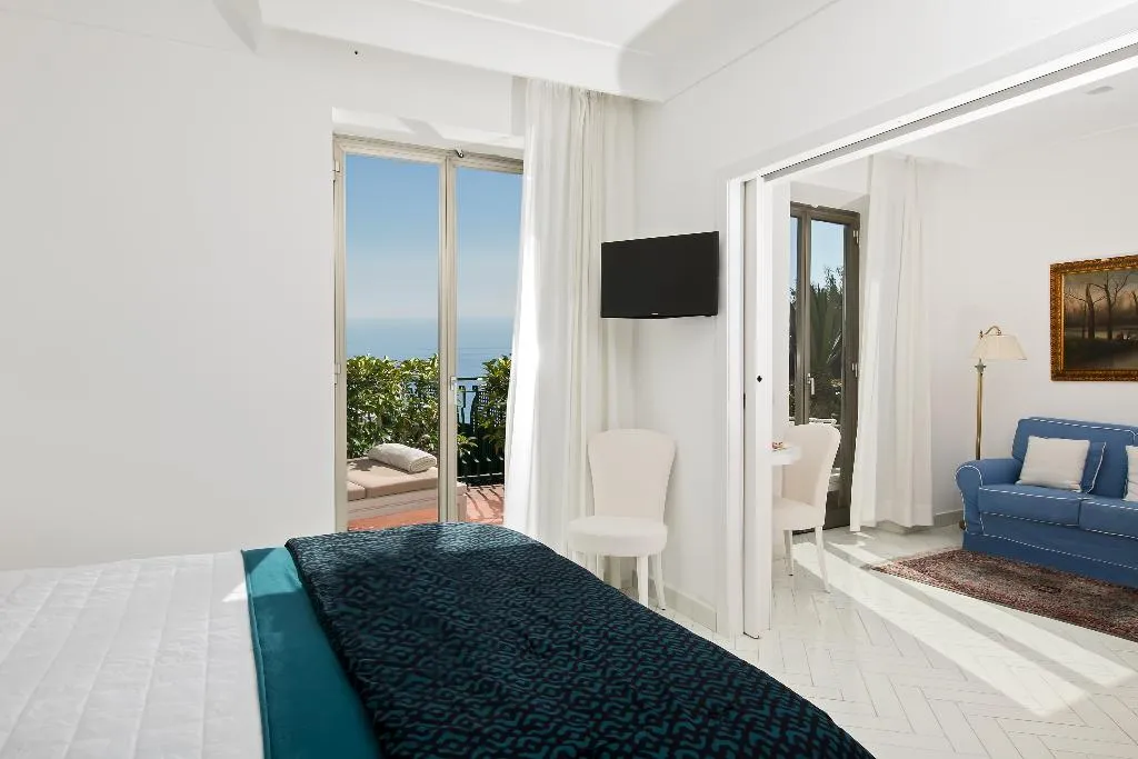 SUITE SEA VIEW WITH TERRACE Room, Le Agavi hotel, Naples
