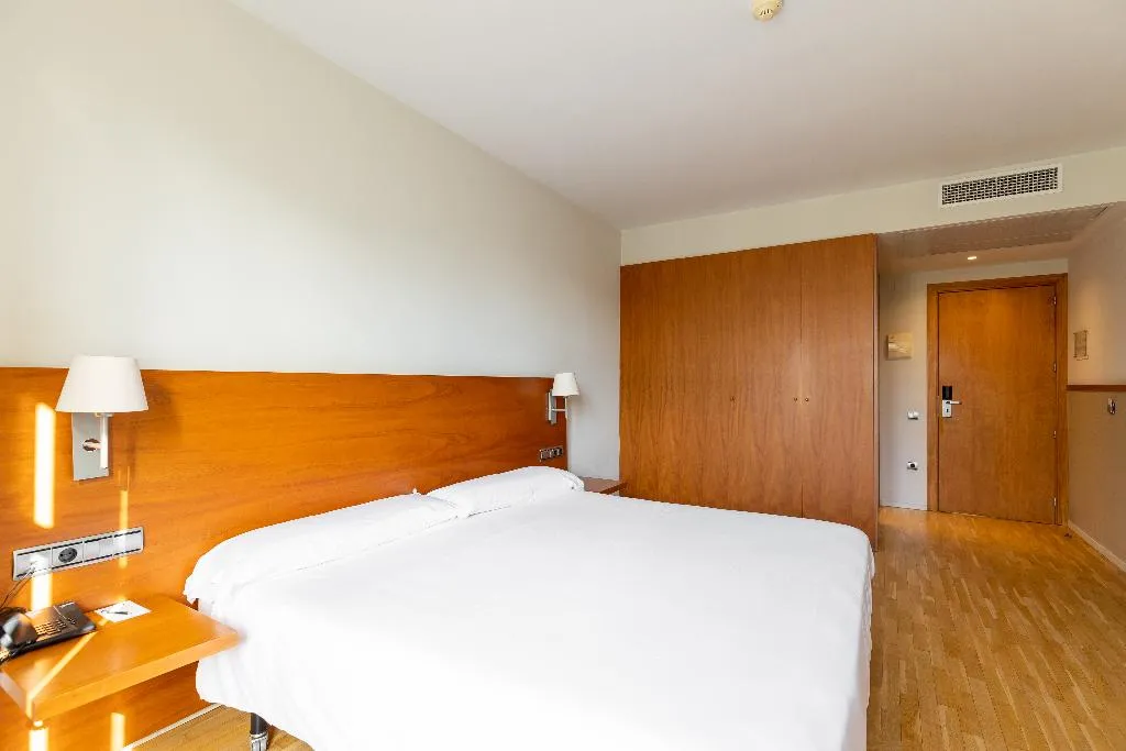DOUBLE WITH DOUBLE BED Room, Onix Rambla, Barcelona