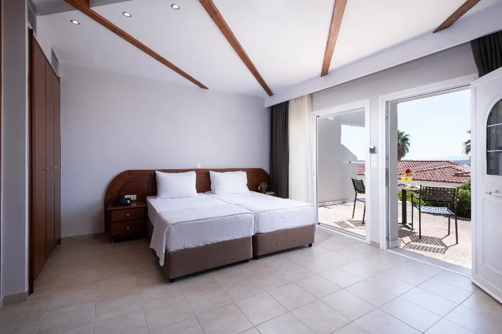 FAMILY ROOM GARDEN VIEW Room, Alexandros Palace Hotel & Suites, Halkidiki