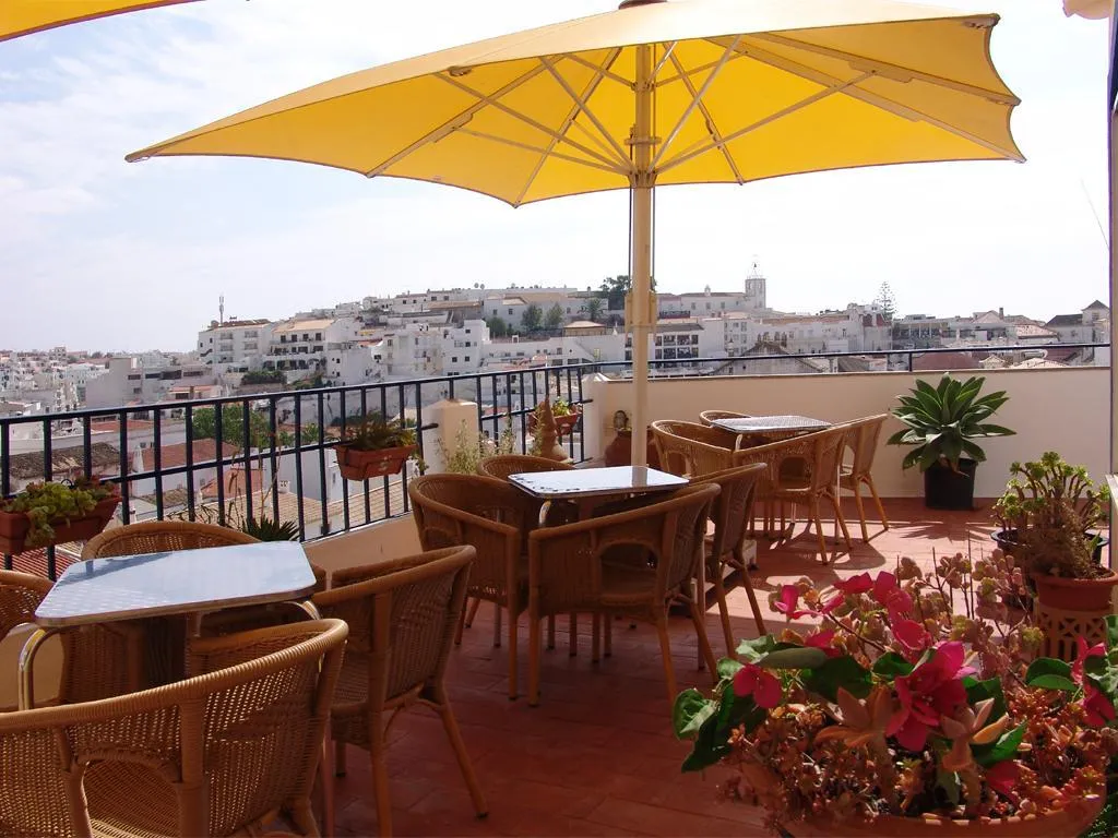 Terrace, Apartamentos Turísticos Regina, Algarve