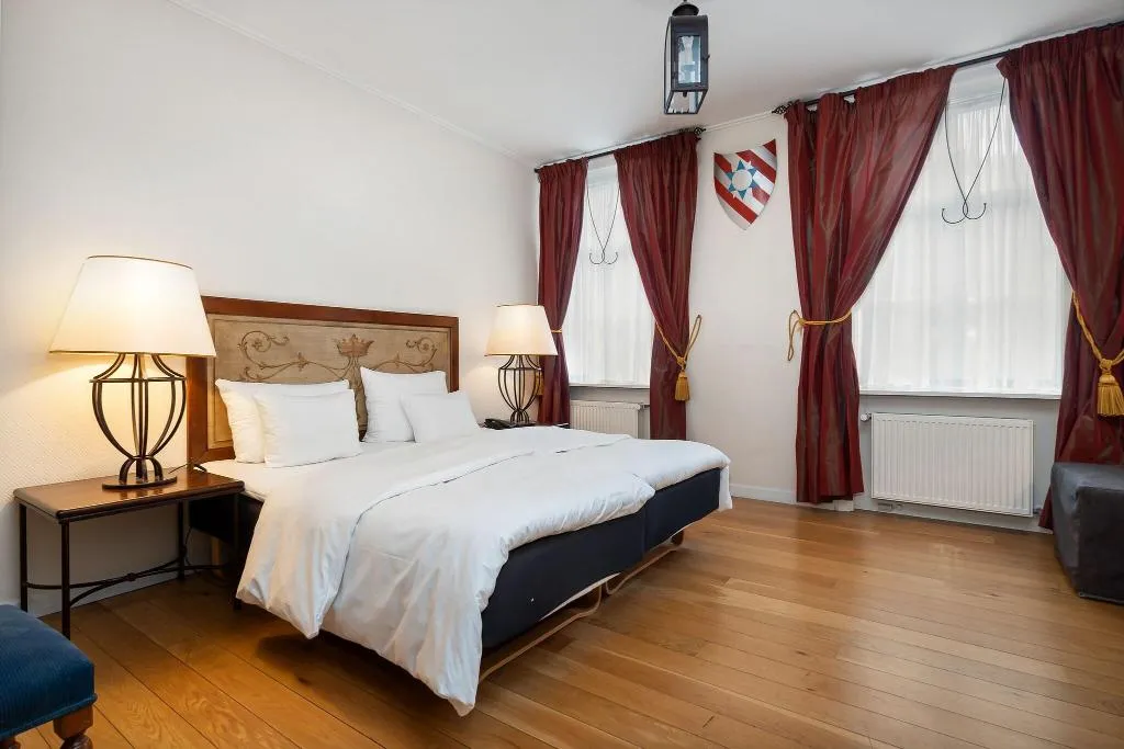 JUNIOR SUITE KING SIZE BED Room, Kong Arthur, Copenhagen
