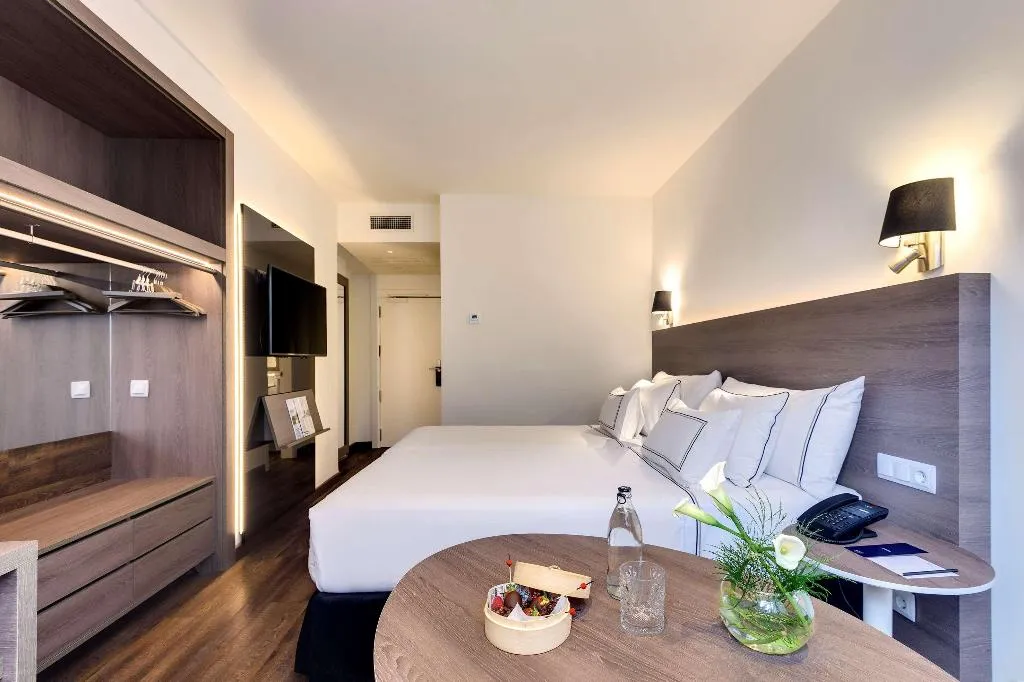 Double or Twin STANDARD Room, Melia Madrid Serrano, Madrid