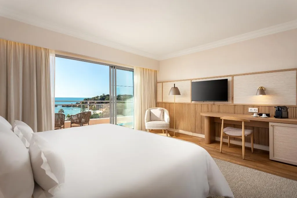 SUITE SEA VIEW Room, Grande Real Santa Eulalia Resort & Hotel Spa, Algarve