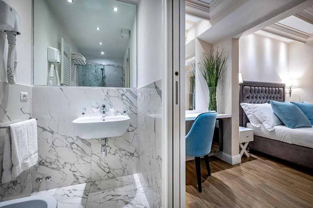 SINGLE SUPERIOR Room, Hotel Ungherese Small Luxury Hotel, Florence