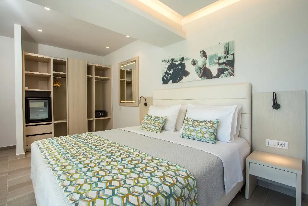 DOUBLE SUPERIOR Room, Hollywood Inn, Rhodes