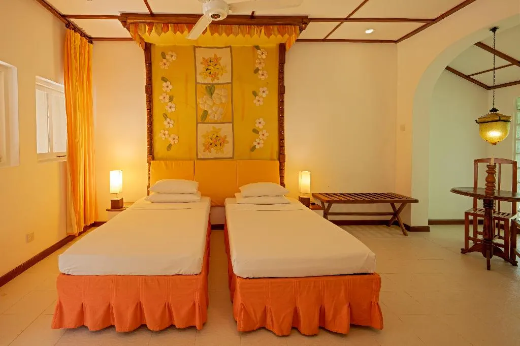 DOUBLE DELUXE Room, Sigiriya Village, Colombo