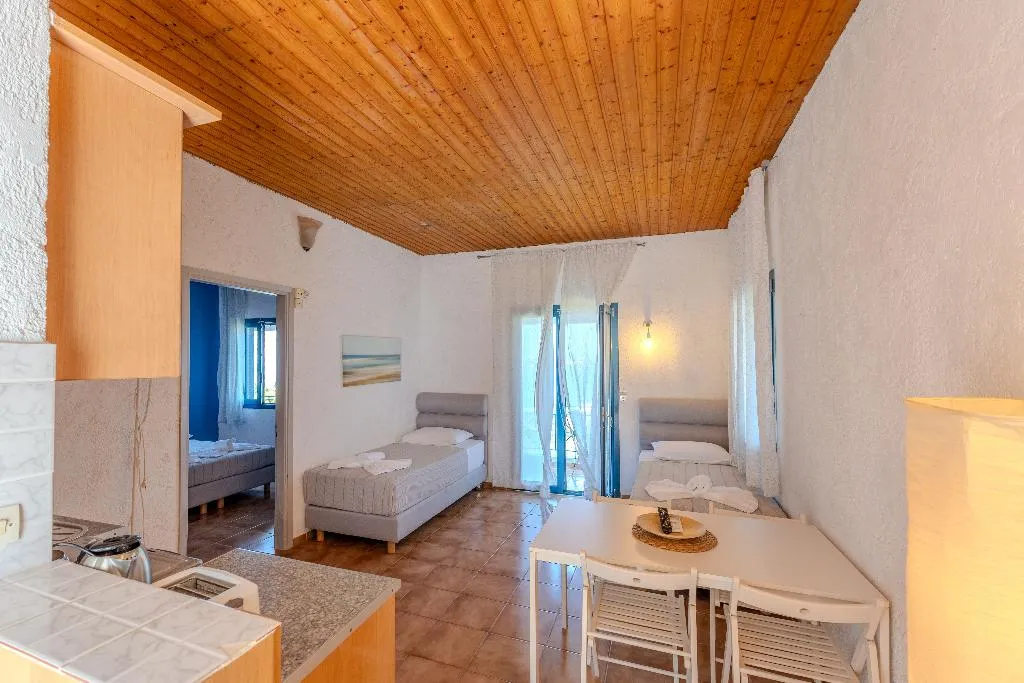 APARTMENT SEA VIEW WITH BALCONY Room, Metaxatos Apartments, Kefallinia