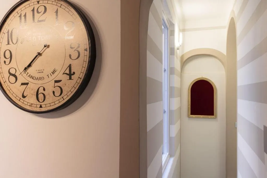 Lobby, Canto Dei Servi, Florence