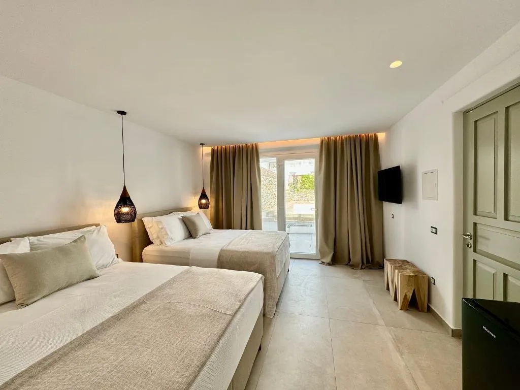 SUITE QUEEN SIZE BED Room, Sofos Suites Mykonos, Mykonos