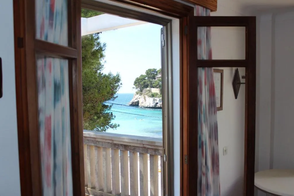 Room, Hostal Playa Cala Santanya, Majorca
