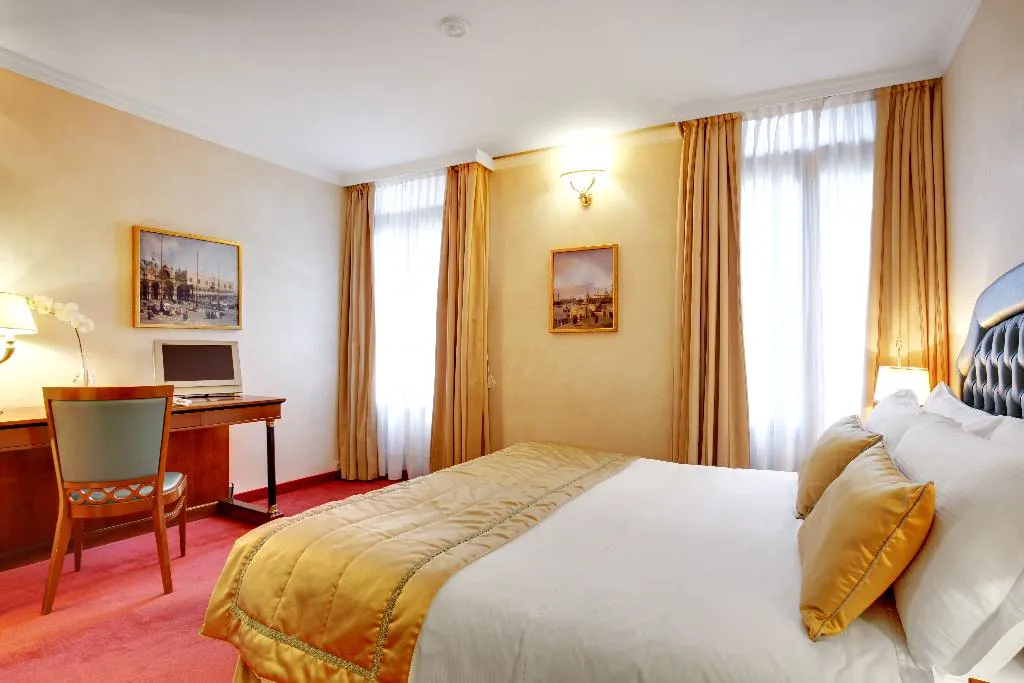DOUBLE CLASSIC Room, Dona Palace, Venice
