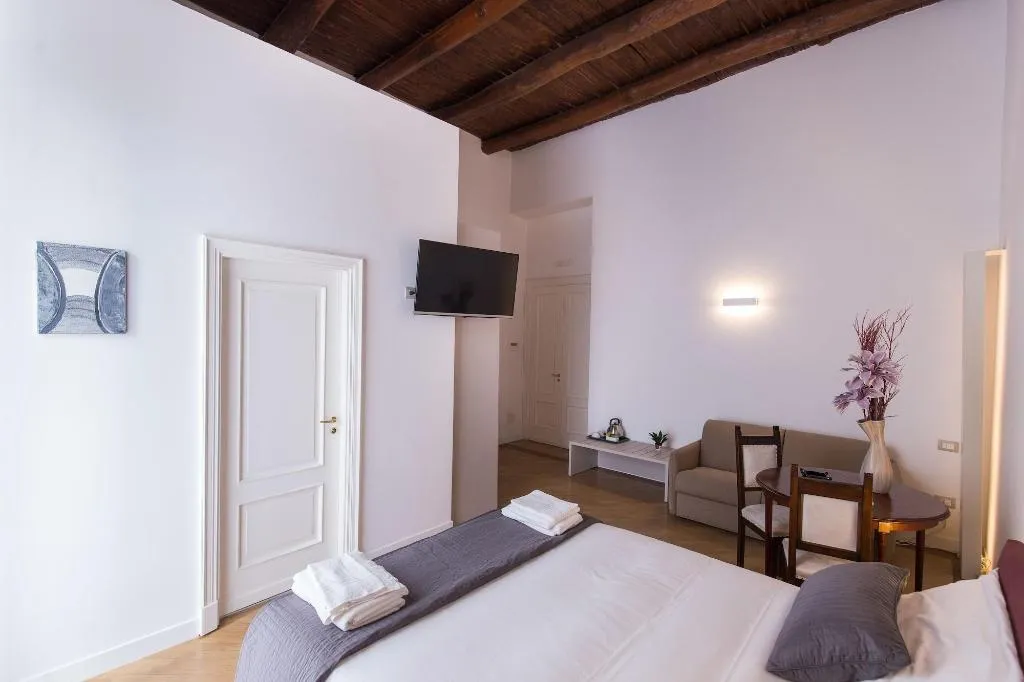 Room, Savoy Riviera, Naples