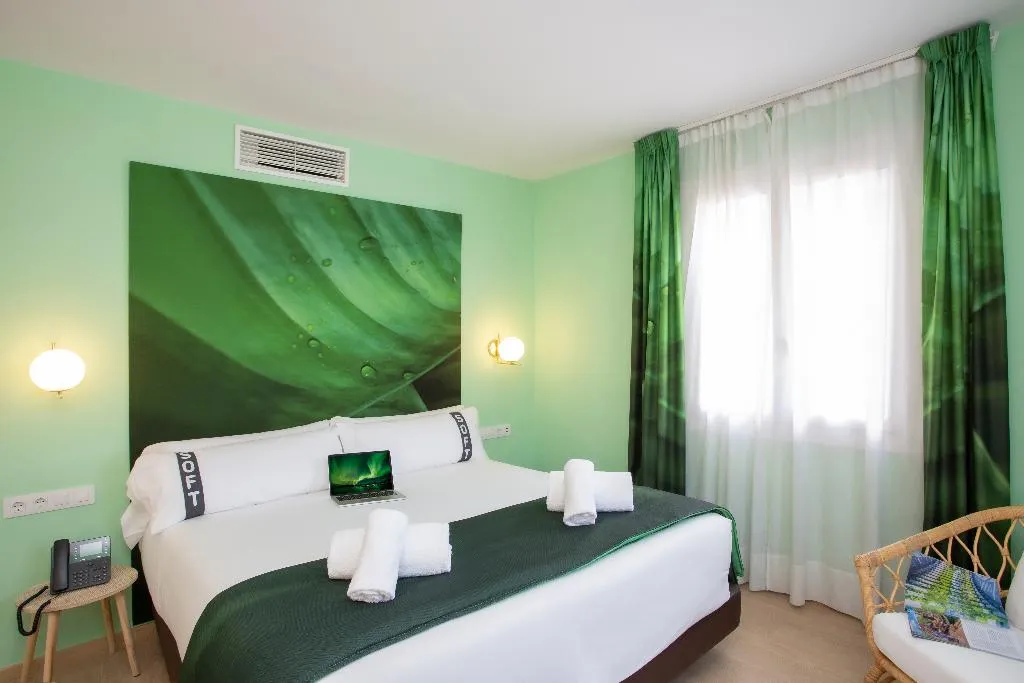 DOUBLE STANDARD Room, Casual Colours Barcelona, Barcelona