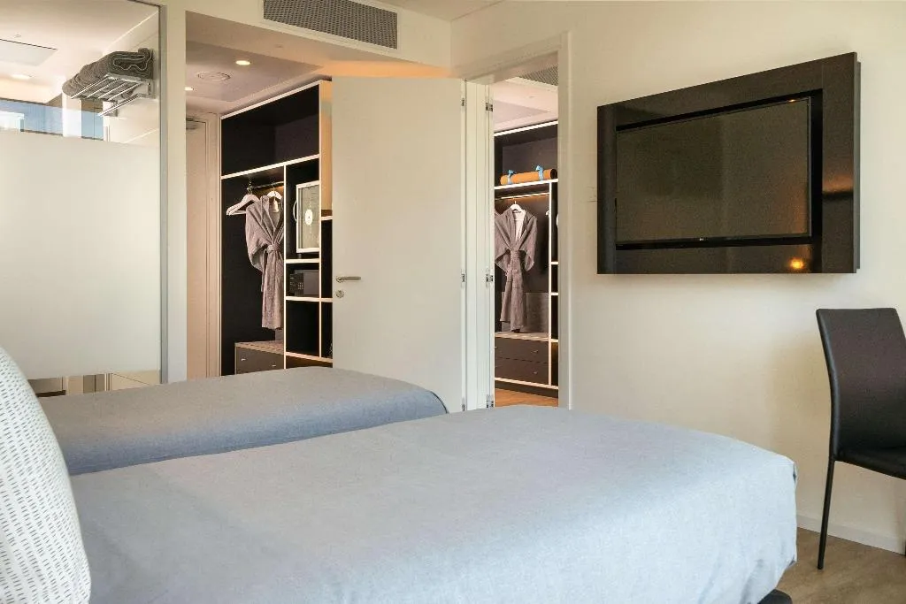 Room CONNECTING ROOM Room, Innside Milano Torre Galfa, Milan
