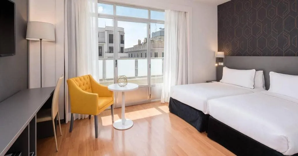 Room, Hotel Madrid Plaza de España Affiliated by Meliá, Madrid