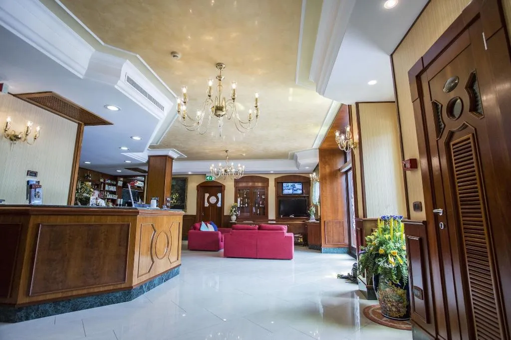 Lobby, Hotel Miramare, Naples