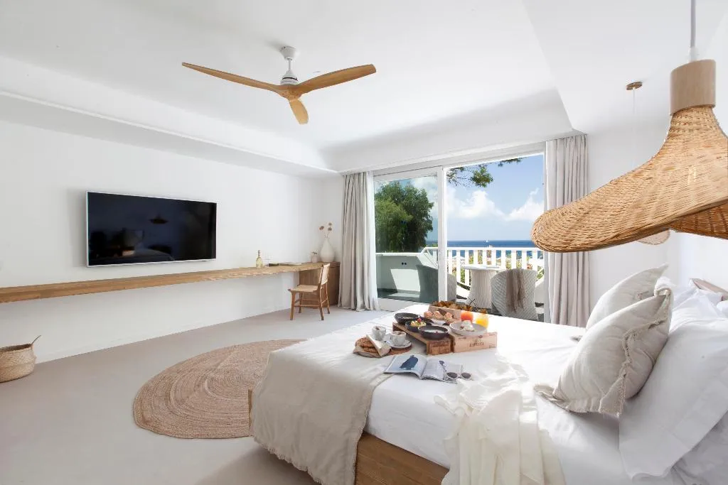 JUNIOR SUITE SEA VIEW WITH BALCONY Room, Maya Beach Resort, Naples