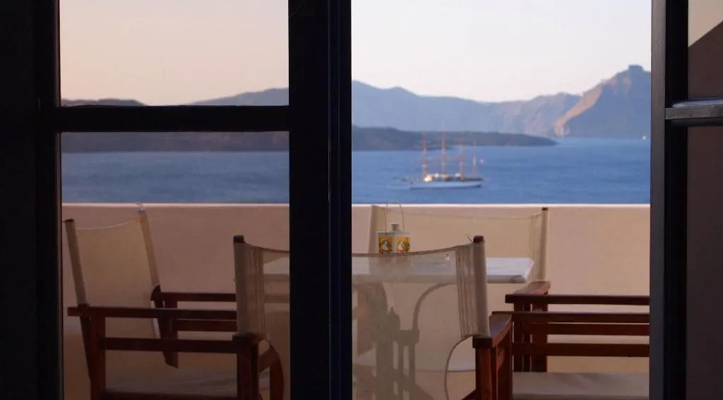 Room, Kokkinos Villas, Santorini